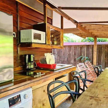 Pension Les Trois Cascades Uturoa Exterior photo