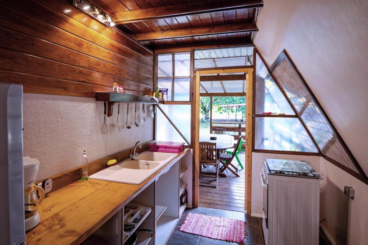 Pension Les Trois Cascades Uturoa Exterior photo