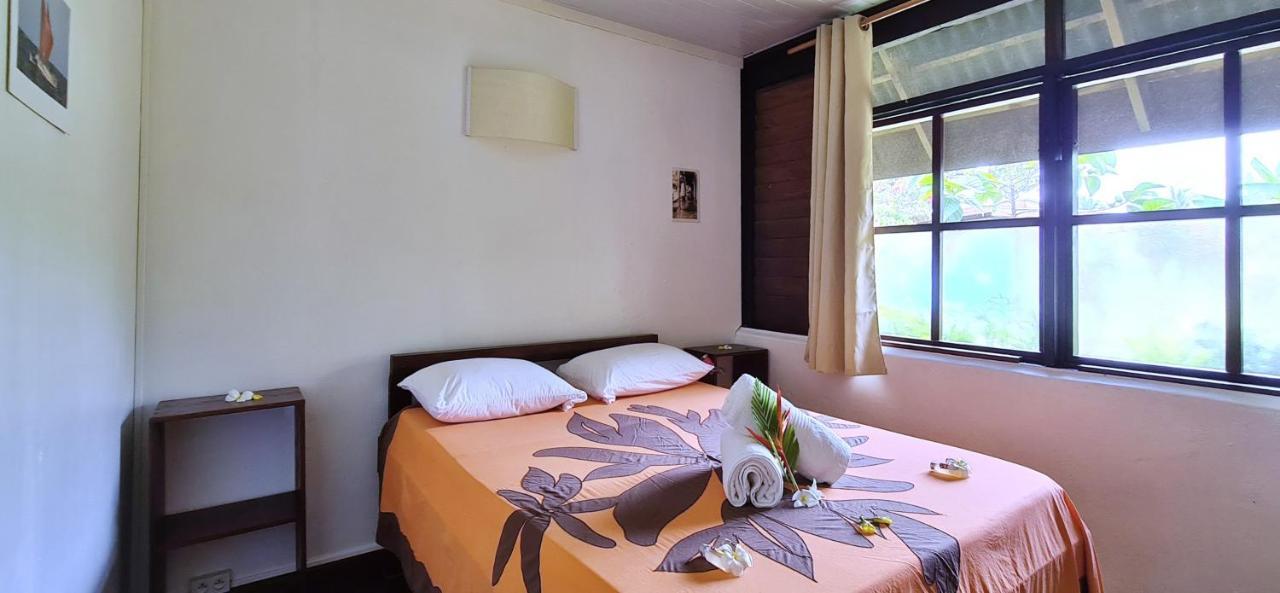 Pension Les Trois Cascades Uturoa Exterior photo