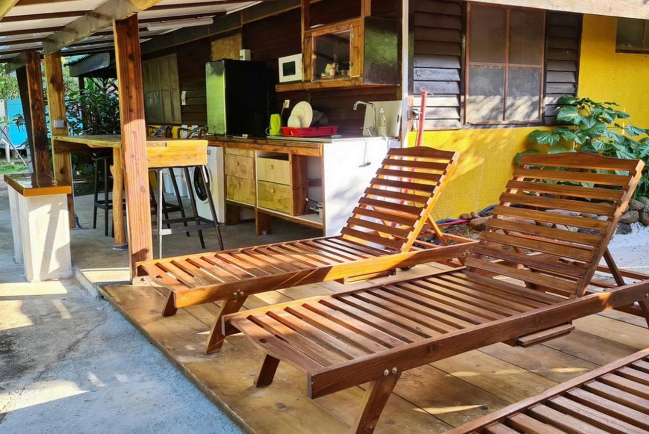 Pension Les Trois Cascades Uturoa Exterior photo