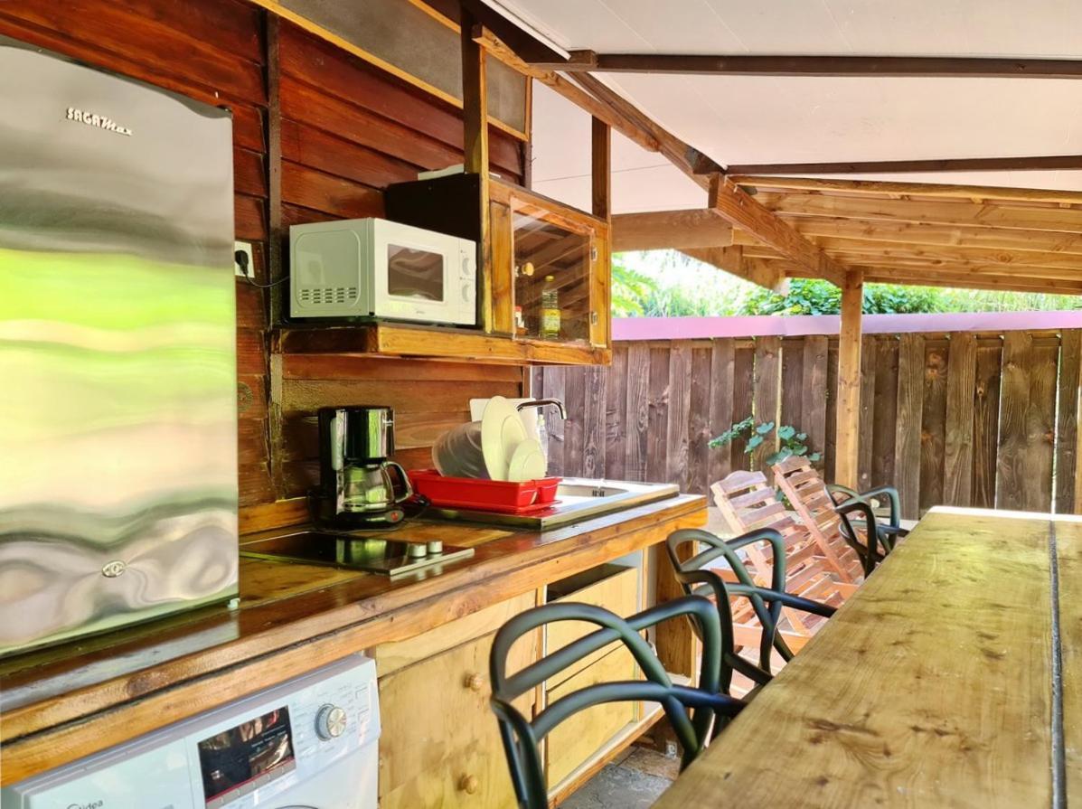 Pension Les Trois Cascades Uturoa Exterior photo