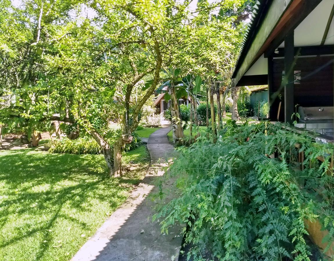 Pension Les Trois Cascades Uturoa Exterior photo