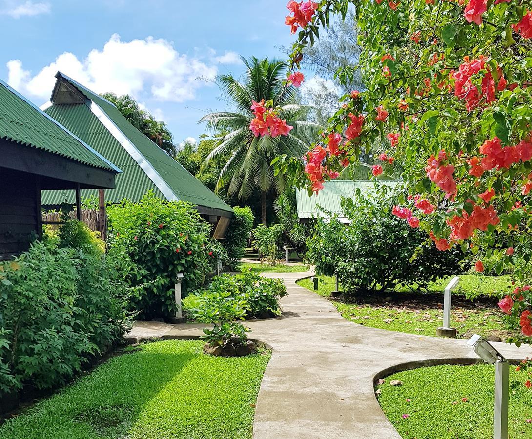 Pension Les Trois Cascades Uturoa Exterior photo