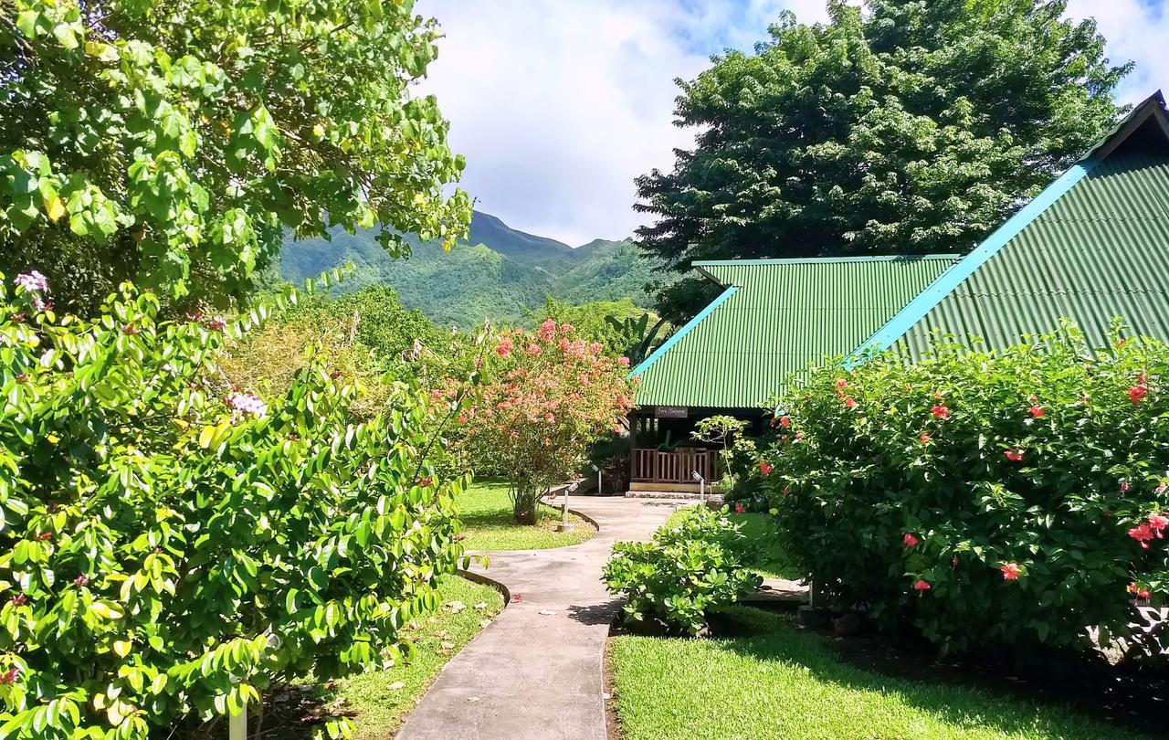 Pension Les Trois Cascades Uturoa Exterior photo