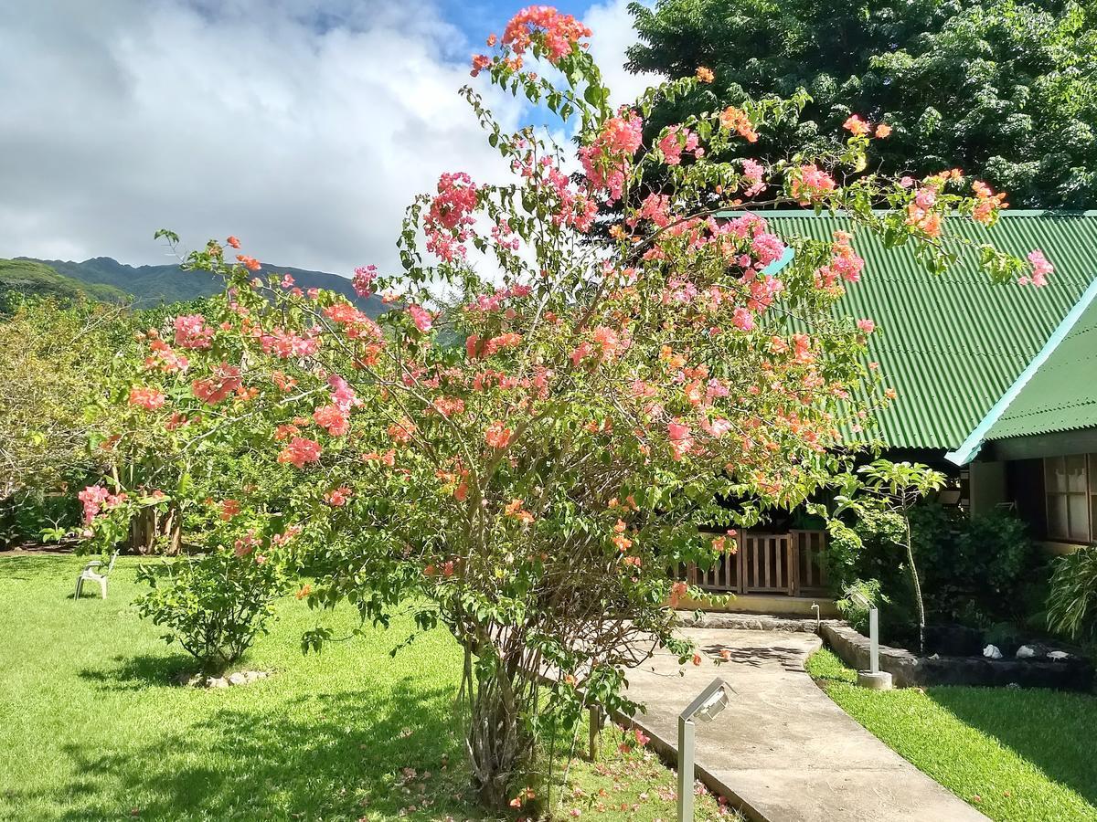 Pension Les Trois Cascades Uturoa Exterior photo