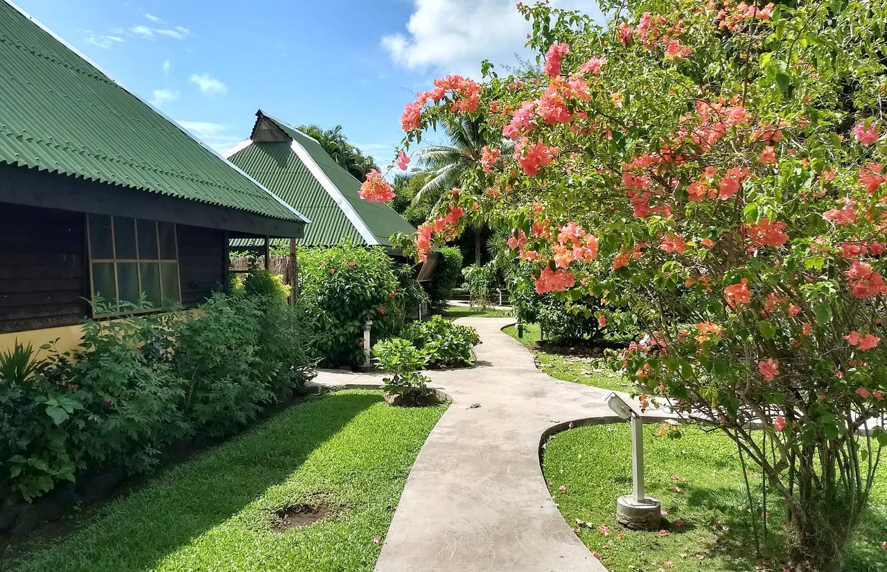 Pension Les Trois Cascades Uturoa Exterior photo